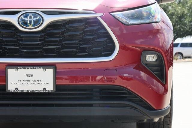 Photo of 2021 Red Toyota Highlander Hybrid