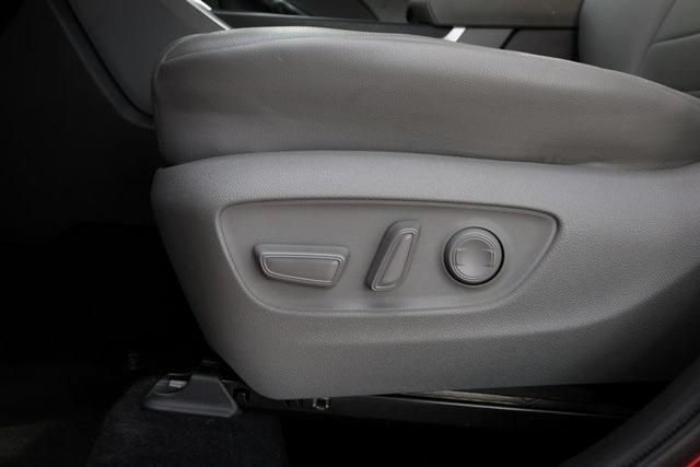 Photo of 2021 Red Toyota Highlander Hybrid