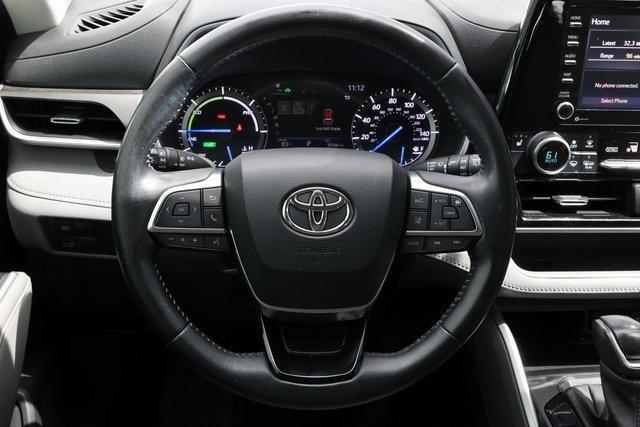 Photo of 2021 Red Toyota Highlander Hybrid