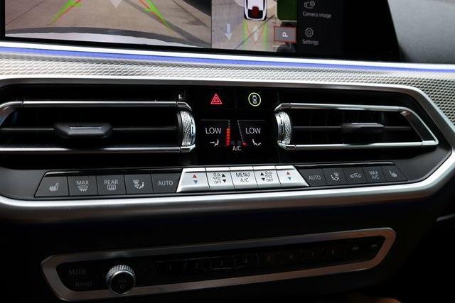 Photo of 2022 Mineral White Metallic BMW X6