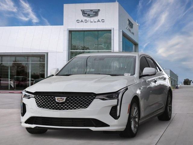 2022 Cadillac CT4