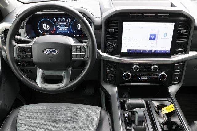 Photo of 2025 Emerald Cadillac XT6