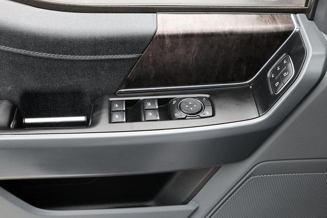 Photo of 2025 Emerald Cadillac XT6