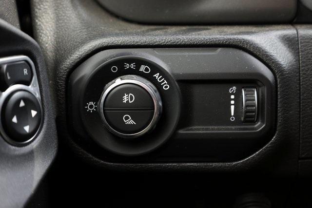 Photo of 2023 Granite Crystal Clearcoat Metallic Jeep Gladiator