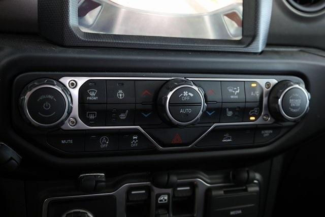 Photo of 2023 Granite Crystal Clearcoat Metallic Jeep Gladiator