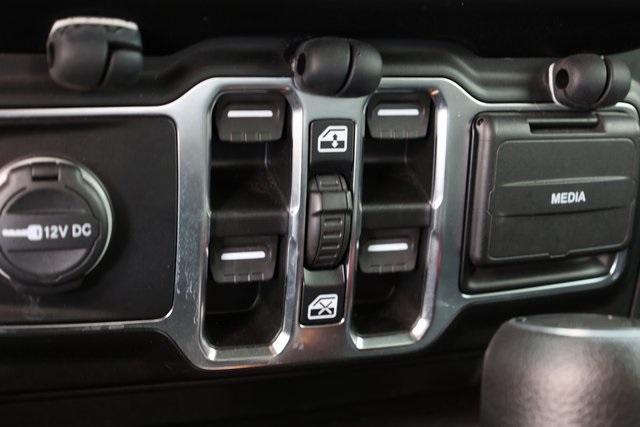 Photo of 2023 Granite Crystal Clearcoat Metallic Jeep Gladiator