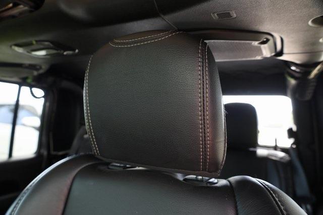 Photo of 2023 Granite Crystal Clearcoat Metallic Jeep Gladiator