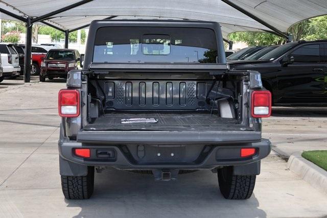 Photo of 2023 Granite Crystal Clearcoat Metallic Jeep Gladiator