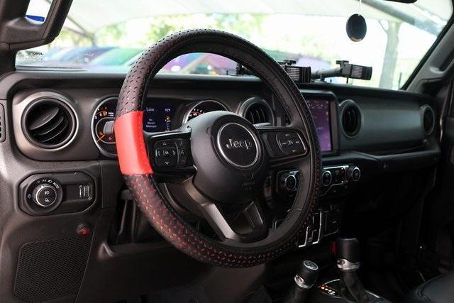 Photo of 2023 Granite Crystal Clearcoat Metallic Jeep Gladiator