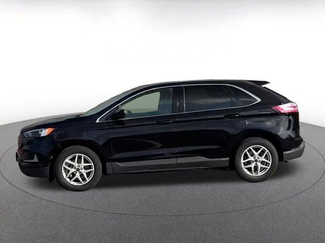 Photo of 2023 Agate Black Metallic Ford Edge