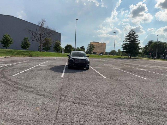 Photo of 2023 Agate Black Metallic Ford Edge