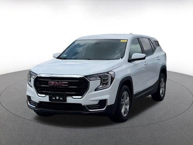 Photo of 2024 Summit White GMC Terrain