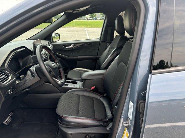 Photo of 2024 Vapor Blue Metallic Ford Escape