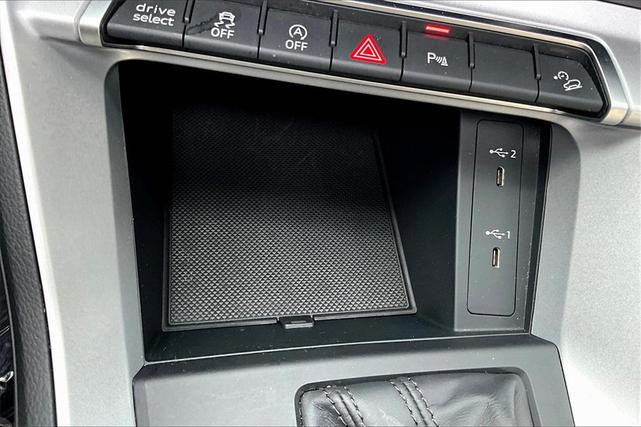 Photo of 2022 Glacier White Metallic Audi Q3