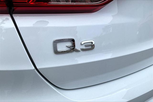 Photo of 2022 Glacier White Metallic Audi Q3