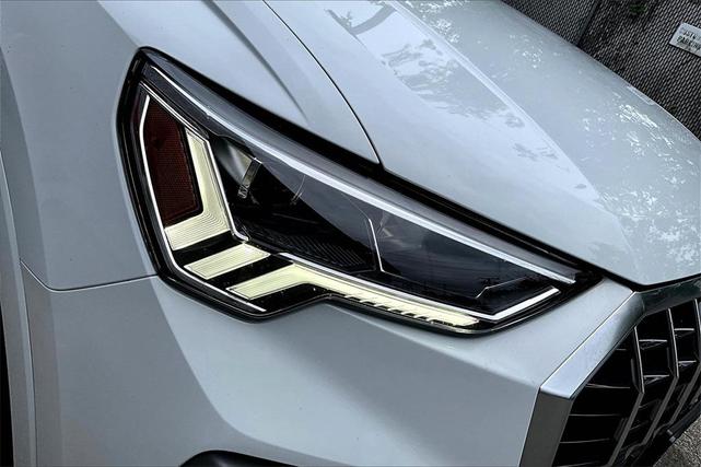 Photo of 2022 Glacier White Metallic Audi Q3