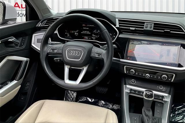 Photo of 2022 Glacier White Metallic Audi Q3