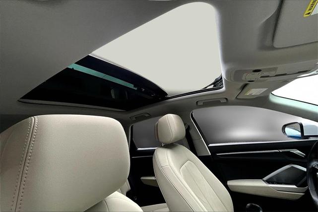 Photo of 2022 Glacier White Metallic Audi Q3