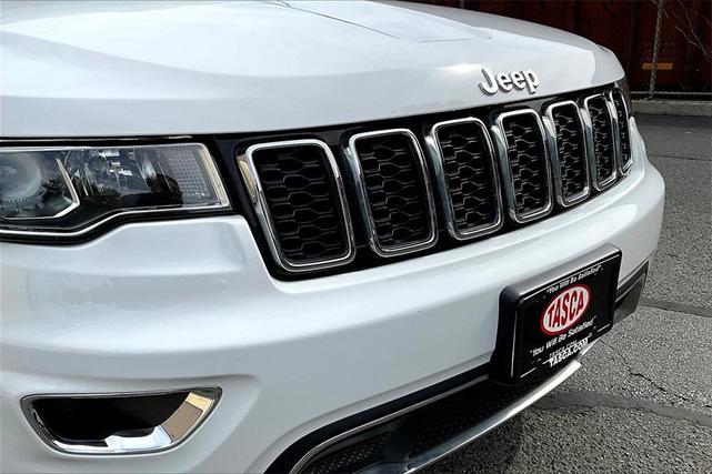 Photo of 2021 Bright White Clearcoat Jeep Grand Cherokee