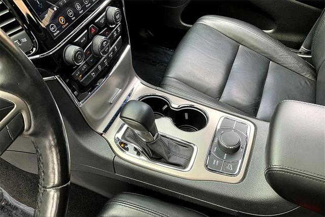 Photo of 2021 Bright White Clearcoat Jeep Grand Cherokee
