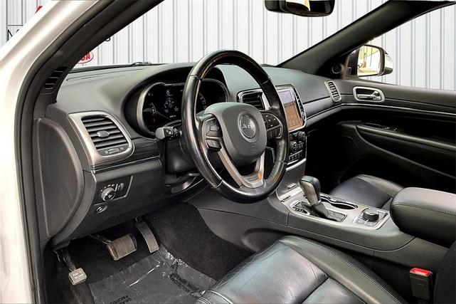 Photo of 2021 Bright White Clearcoat Jeep Grand Cherokee