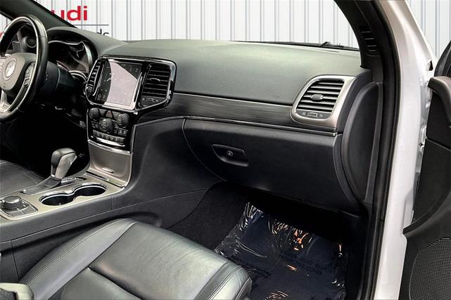 Photo of 2021 Bright White Clearcoat Jeep Grand Cherokee