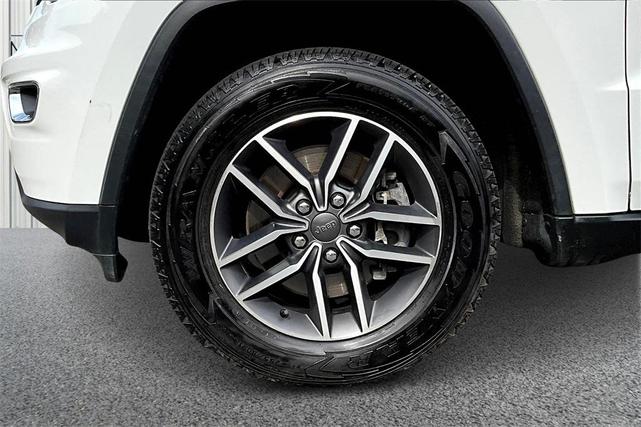 Photo of 2021 Bright White Clearcoat Jeep Grand Cherokee