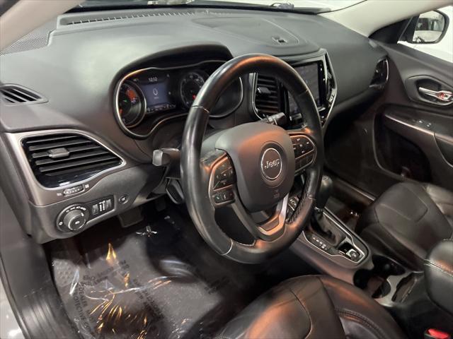 Photo of 2019 Sting-Gray Clearcoat Jeep Cherokee