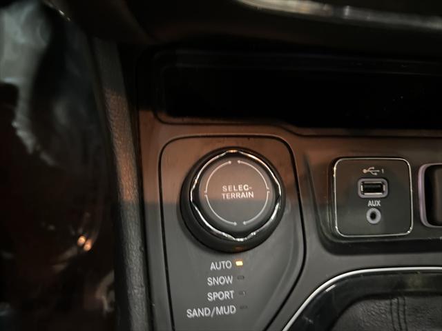 Photo of 2019 Sting-Gray Clearcoat Jeep Cherokee