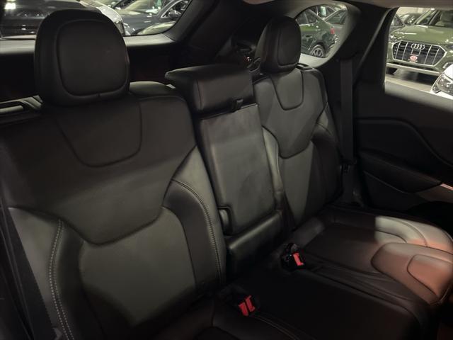 Photo of 2019 Sting-Gray Clearcoat Jeep Cherokee