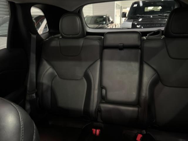 Photo of 2019 Sting-Gray Clearcoat Jeep Cherokee