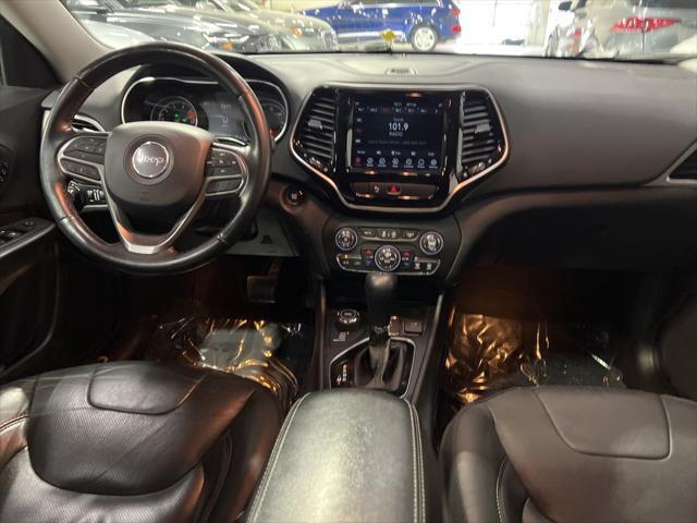 Photo of 2019 Sting-Gray Clearcoat Jeep Cherokee