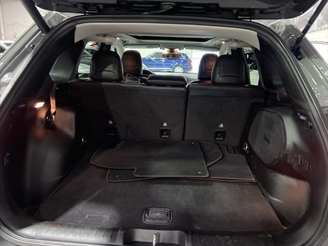 Photo of 2019 Sting-Gray Clearcoat Jeep Cherokee
