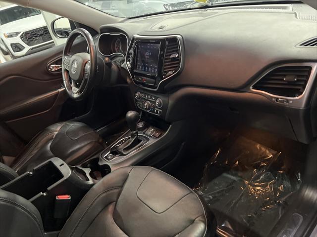 Photo of 2019 Sting-Gray Clearcoat Jeep Cherokee