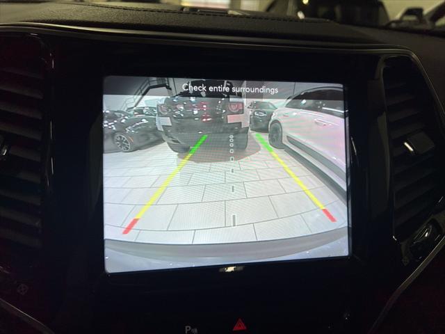 Photo of 2019 Sting-Gray Clearcoat Jeep Cherokee