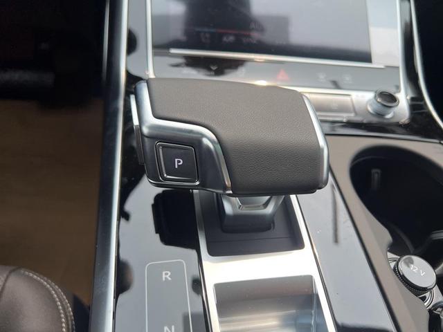 Photo of 2025 Mythos Black Metallic Audi Q7
