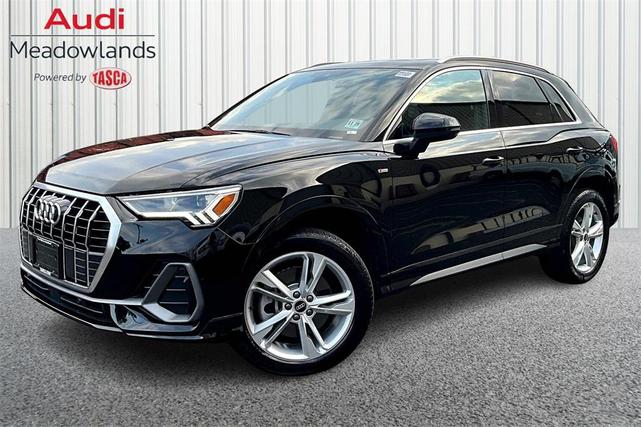 Photo of 2024 Mythos Black Metallic Audi Q3