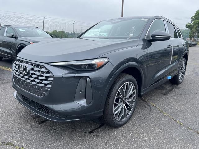 Photo of 2025 Tambora Gray Metallic Audi Q5
