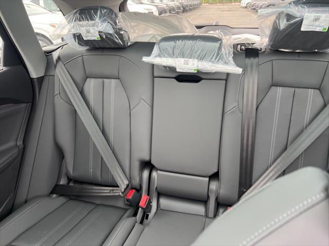 Photo of 2025 Tambora Gray Metallic Audi Q5