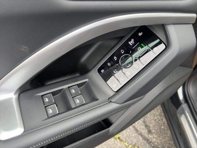 Photo of 2025 Tambora Gray Metallic Audi Q5
