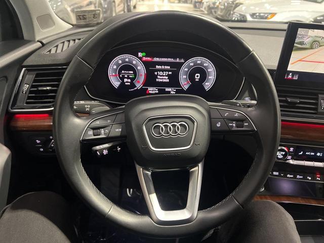 Photo of 2022 Glacier White Audi Q5