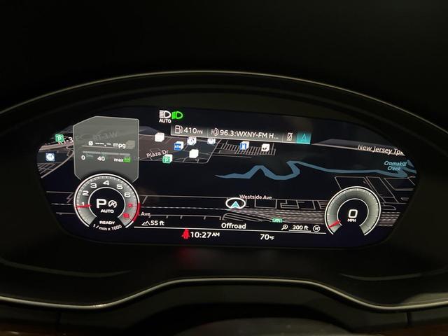 Photo of 2022 Glacier White Audi Q5