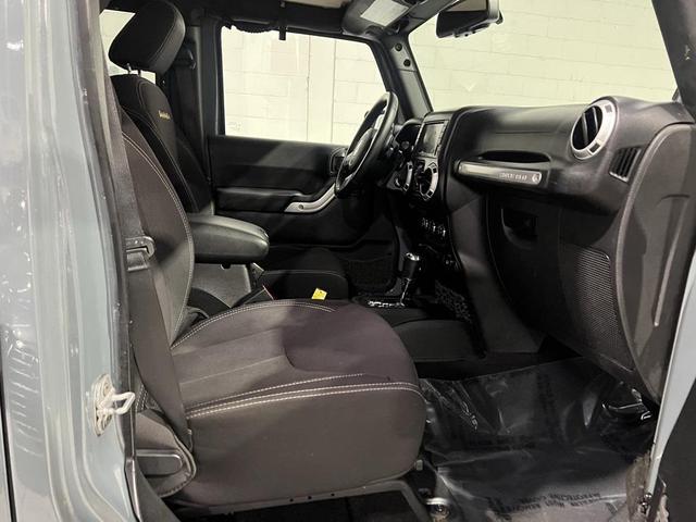 Photo of 2014 Anvil Clear Coat Jeep Wrangler Unlimited