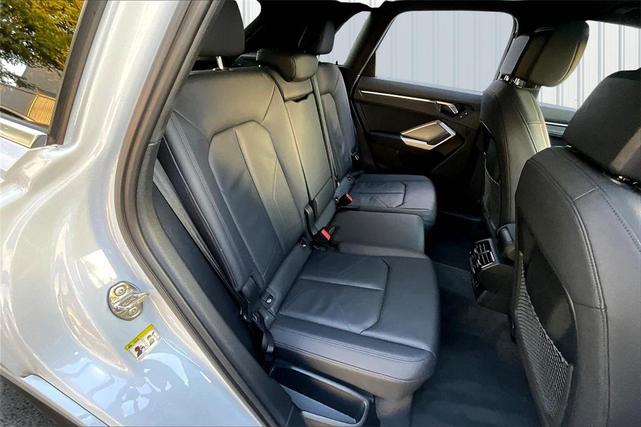 Photo of 2022 Glacier White Metallic Audi Q3