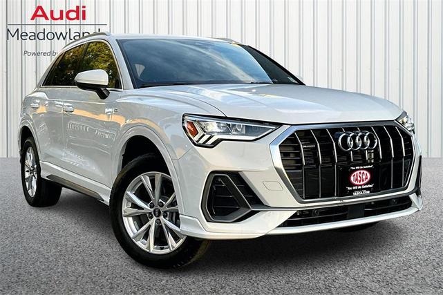 Photo of 2022 Glacier White Metallic Audi Q3