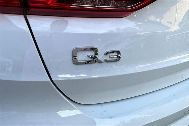 Photo of 2022 Glacier White Metallic Audi Q3