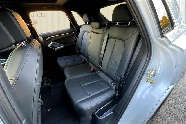 Photo of 2022 Glacier White Metallic Audi Q3