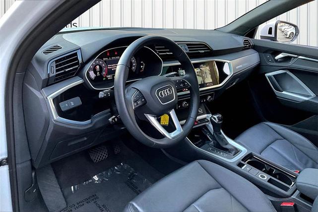 Photo of 2022 Glacier White Metallic Audi Q3