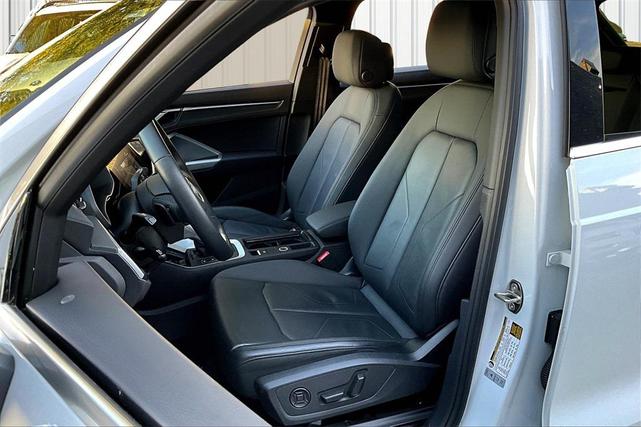 Photo of 2022 Glacier White Metallic Audi Q3