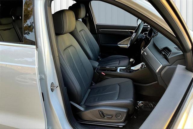 Photo of 2022 Glacier White Metallic Audi Q3